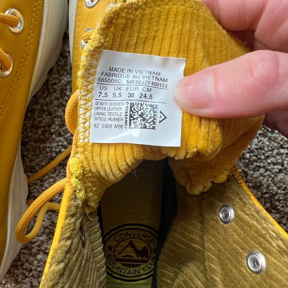 Chuck Taylor All Star Lugged Waterproof Leather High Top - Picture 7 of 7